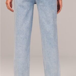 Light Blue Women's Jeans Abercrombie curve love 2R 

31 inseam